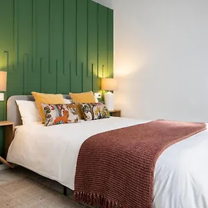 https://magno-apartments-hernando-coln.es-andalucia.com