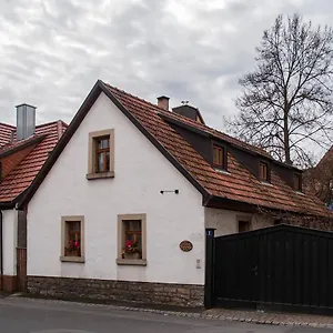 Apartment Ferienwohnung Kleine Akademie, Schonungen